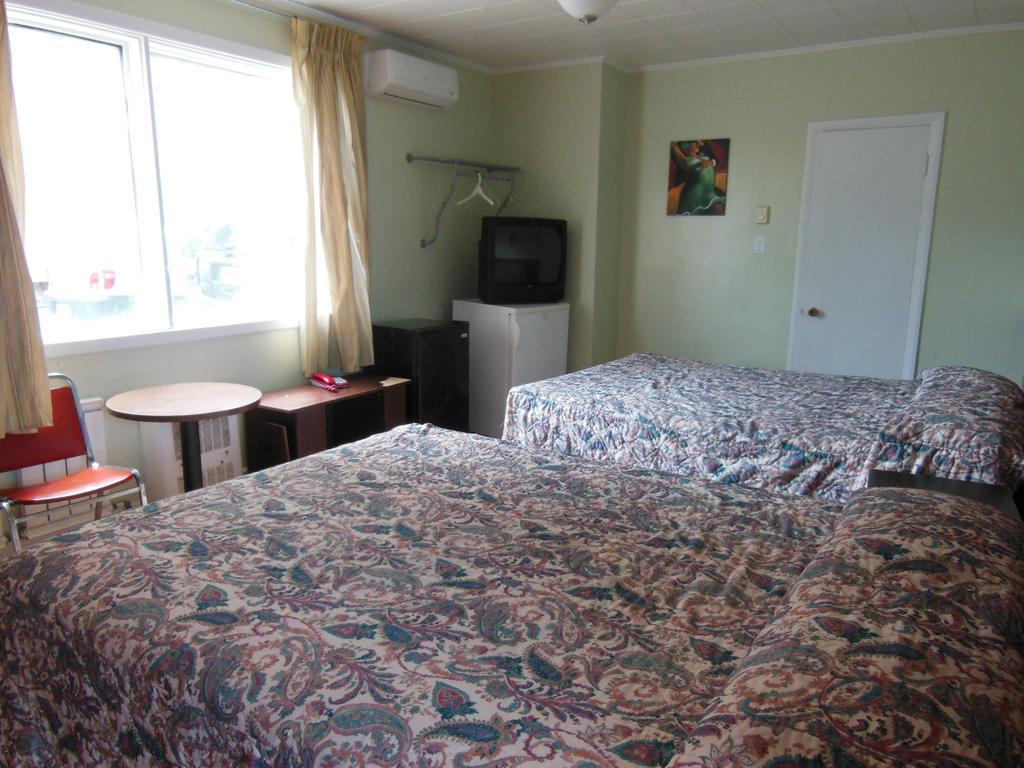 Motel Pierre Montreal Room photo